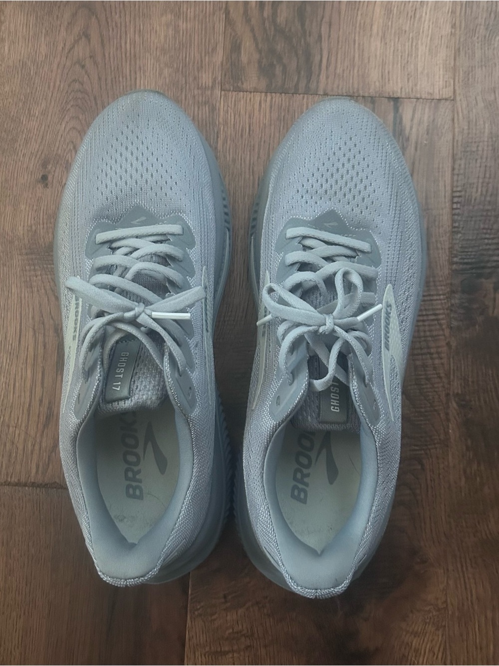 Brooks Men’s Ghost 17 Running Shoes in Light Gray